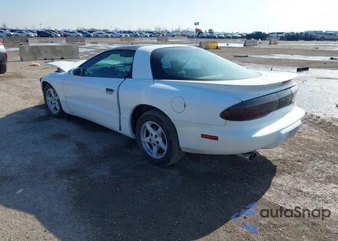 1995 Pontiac Firebird Formula/Trans Am z USA, uszkodzony, nr VIN 2G2FV22P3S2222586